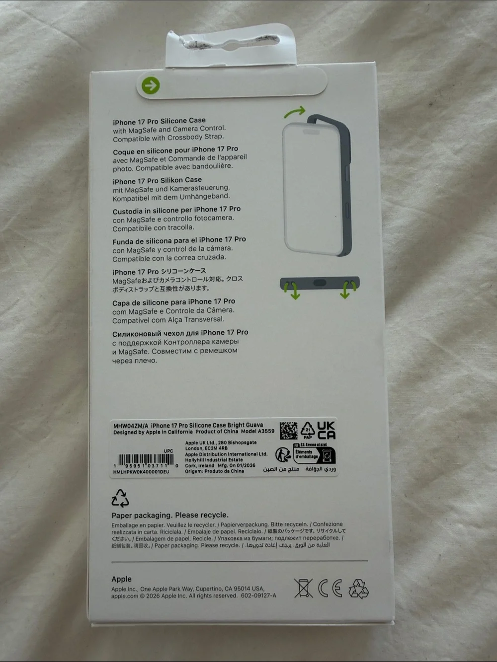 Apple iPhone 17 Pro Silicone Case MagSafe Bright Guava